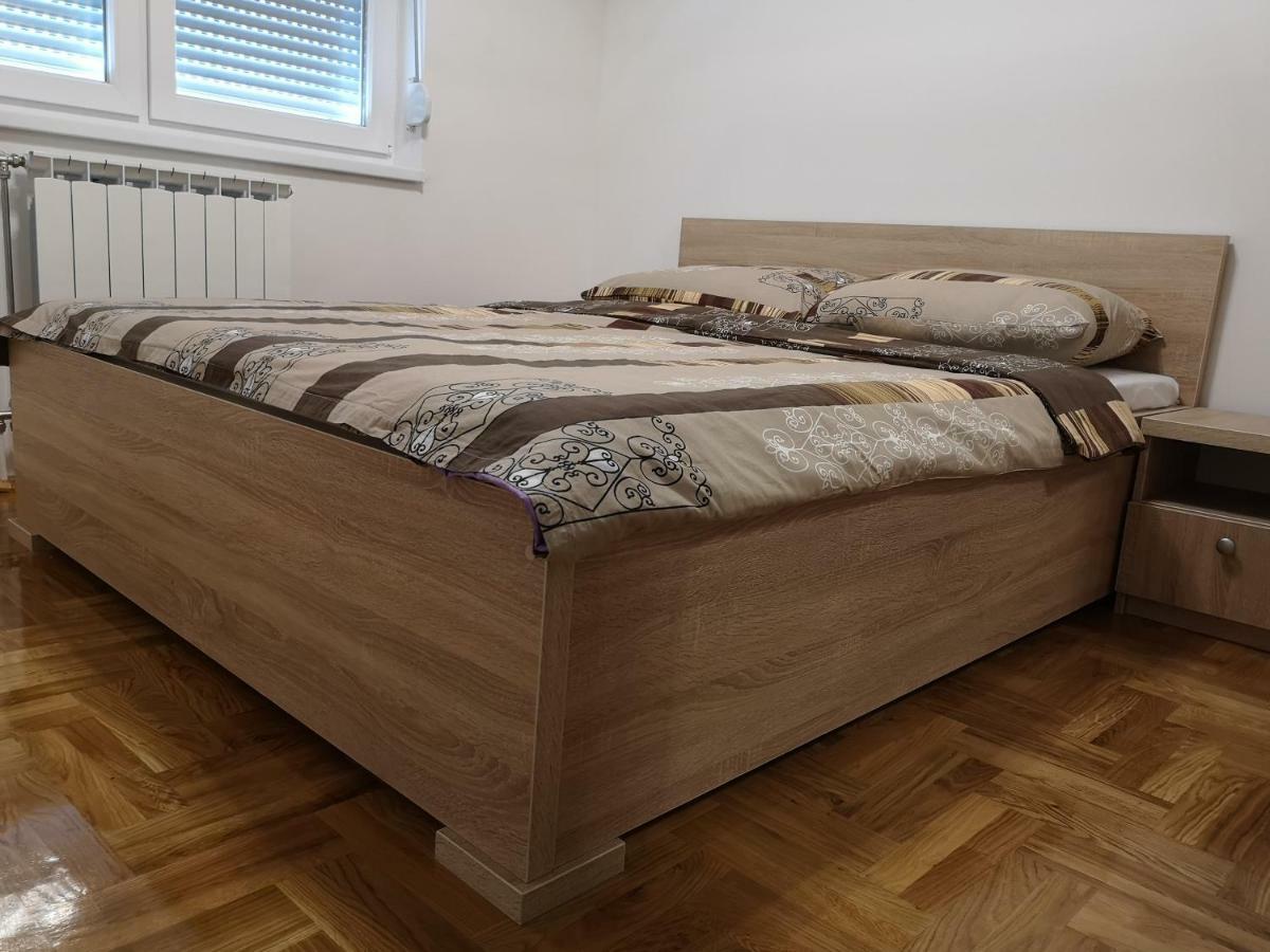 Apartman Gaga Lukavica Eksteriør billede