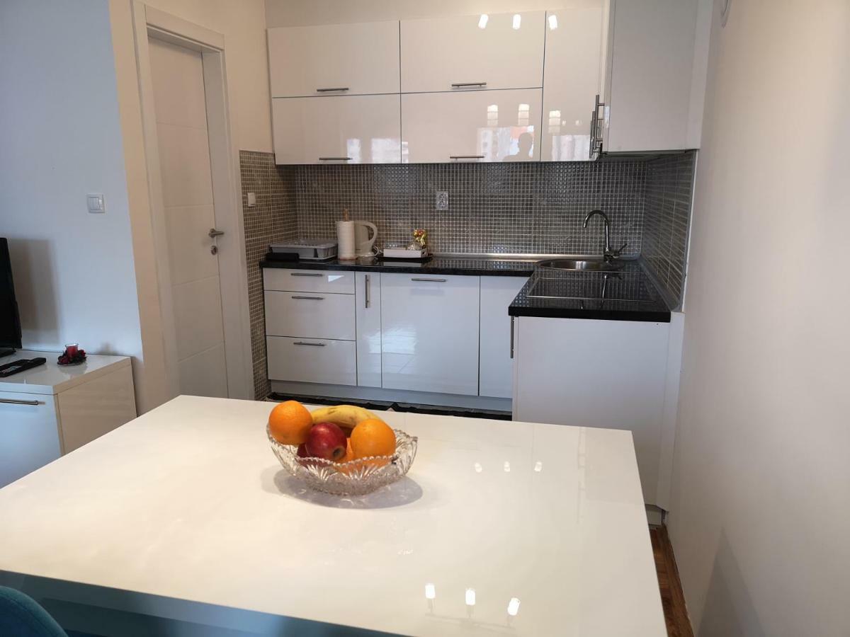 Apartman Gaga Lukavica Eksteriør billede