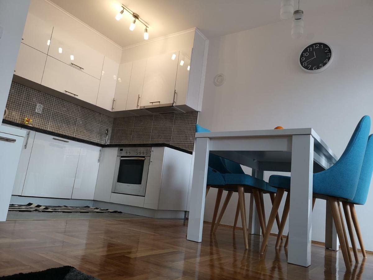 Apartman Gaga Lukavica Eksteriør billede